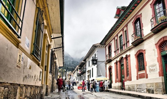 Até o final de 2021, estudos já em andamento determinarão a viabilidade técnica e econômica do projeto de teleférico do centro histórico de Bogotá, que considera cinco áreas de interesse