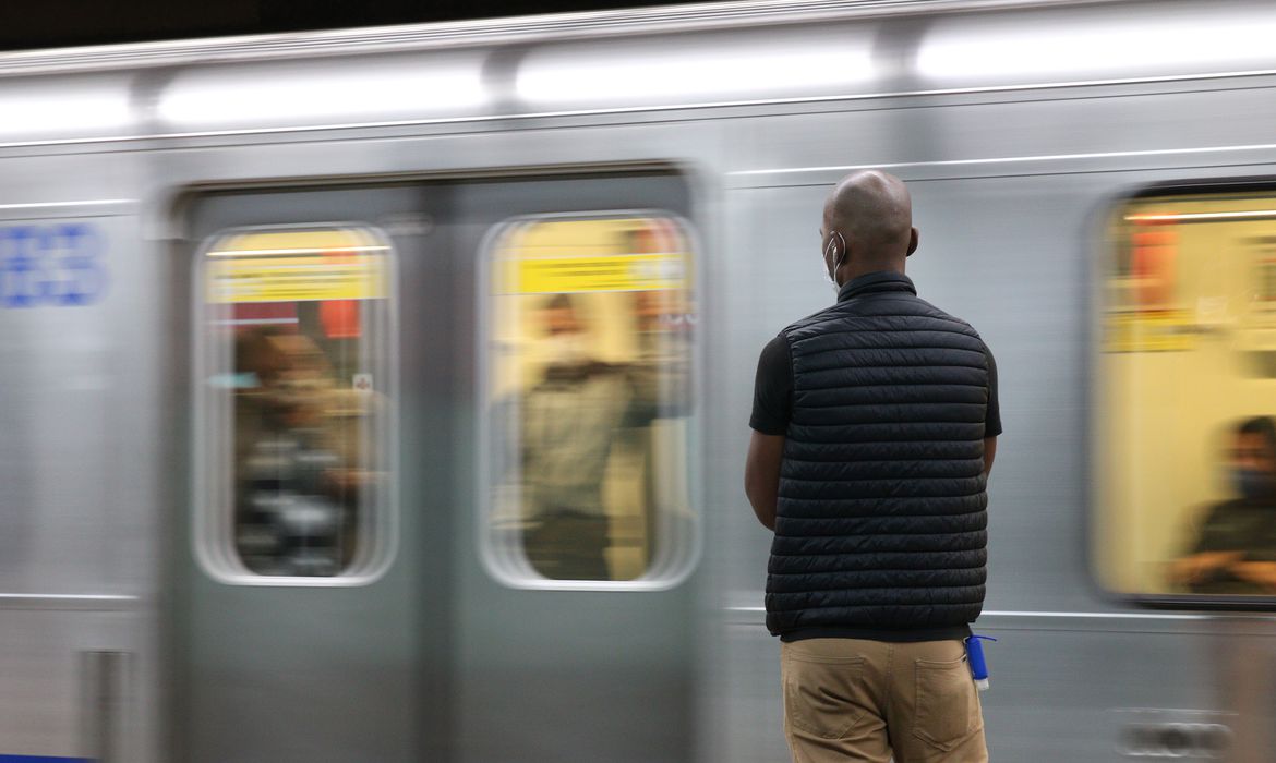 Brasil transportou 2,3 bilhões de pessoas em 2022 em sistemas urbanos e metropolitanos sobre trilhos, significando acréscimo de 27,7% sobre o resultado alcançado ano anterior