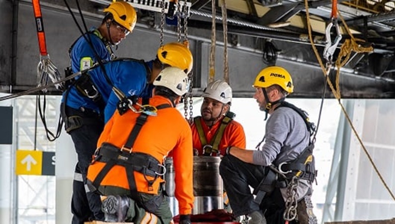 Metro de Medellín conclui a manutenção principal dos cabos aéreos